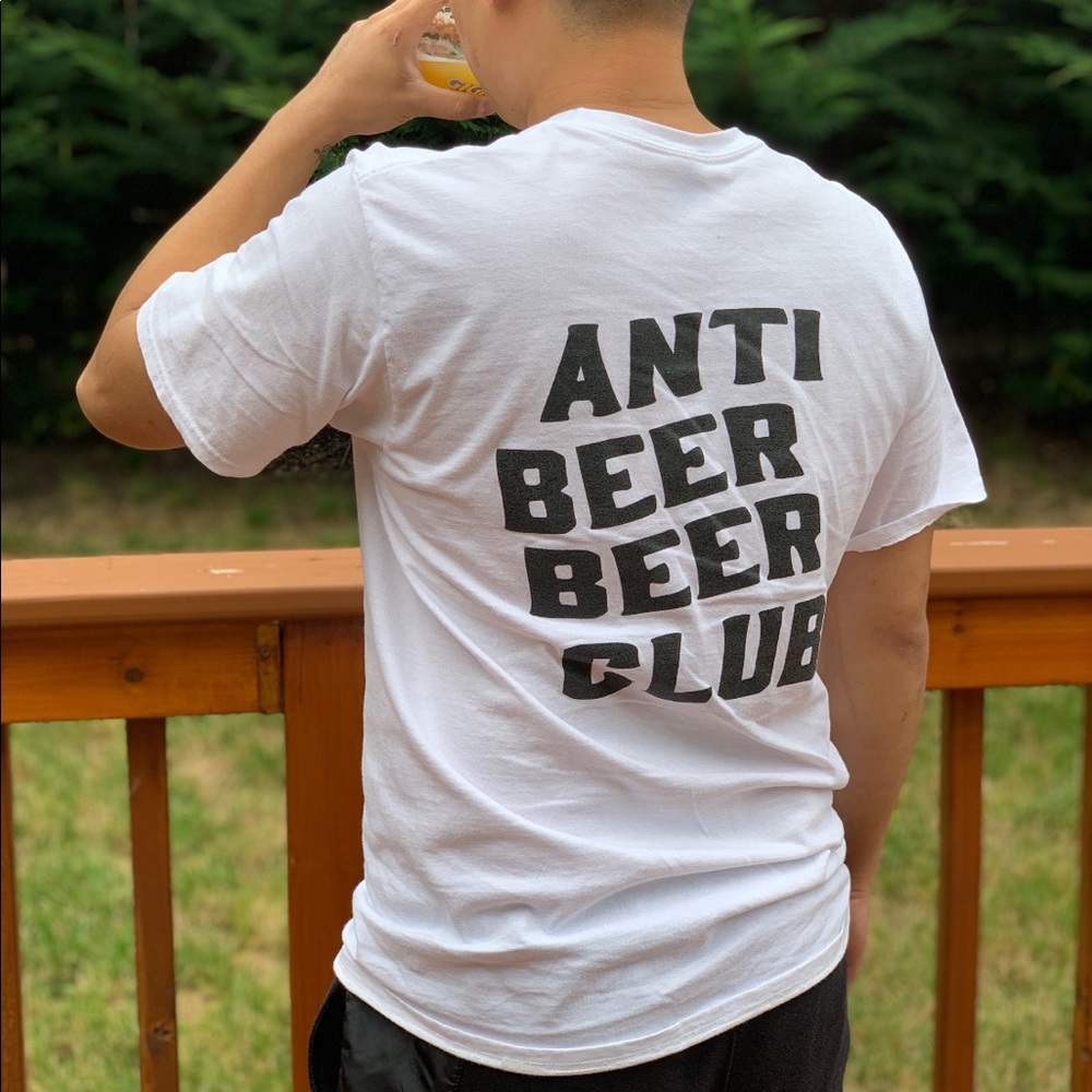 New White logo graphic t-shirt